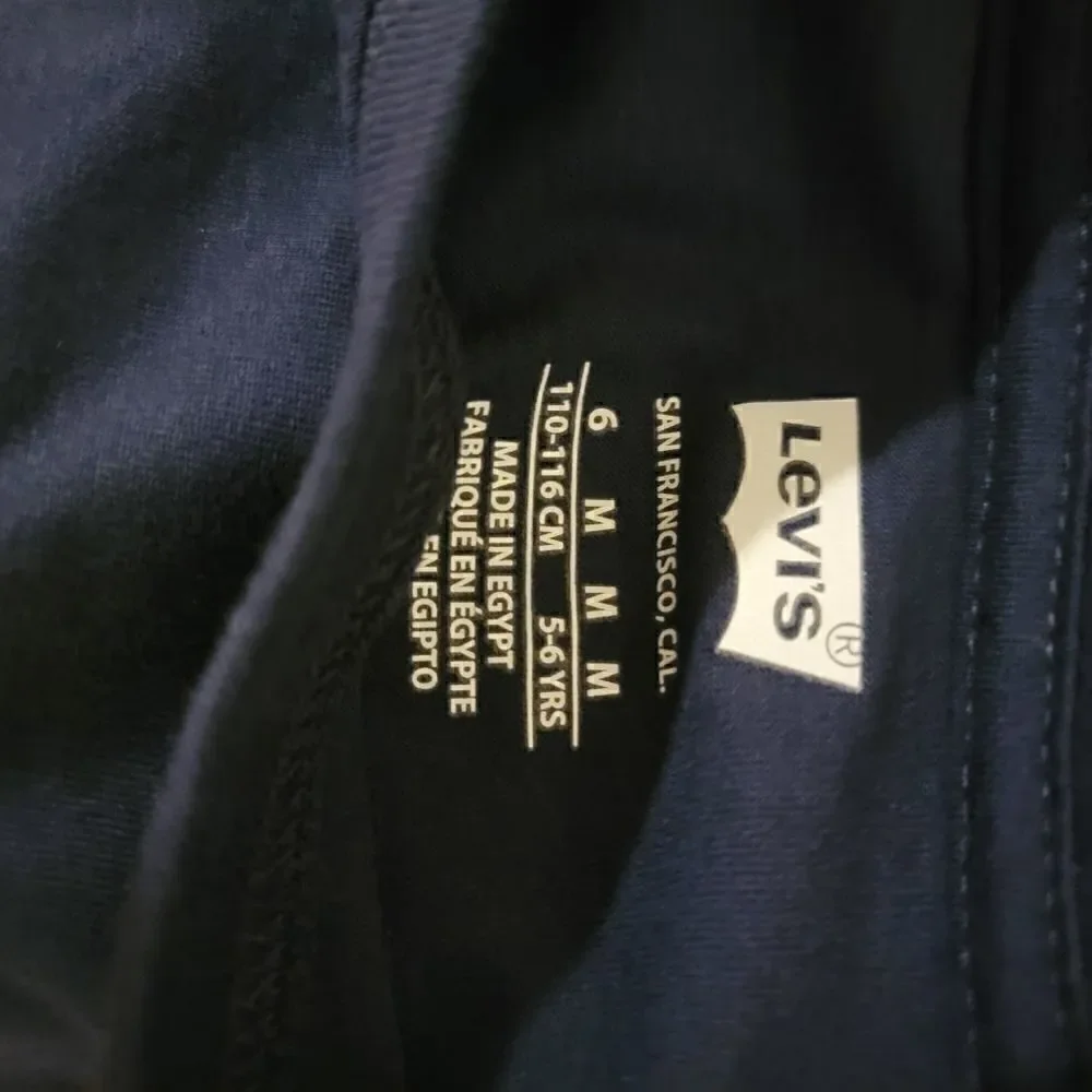 Levi’s crew neck boy tee shirt cotton navy NWT